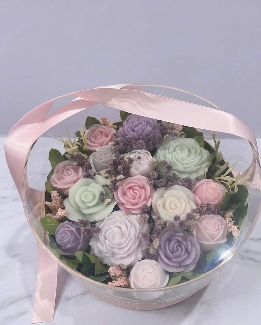Big Plexy Box with flowers 20 x 15 cm