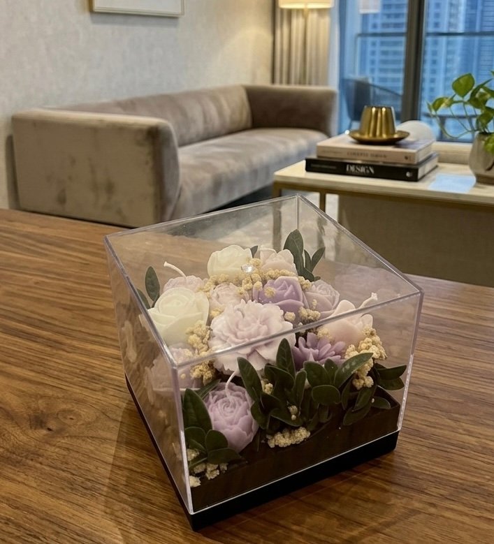 Medium Plexy box with flowers